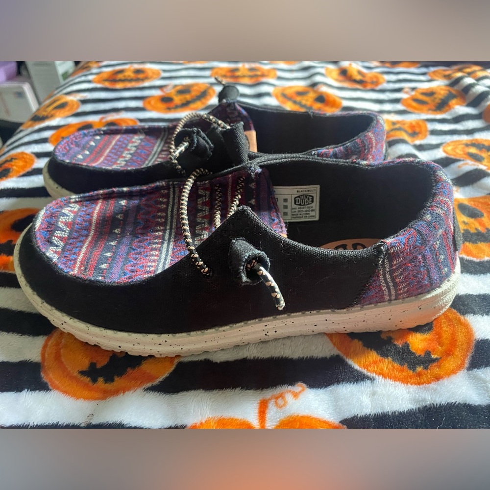 Womens Hey Dude Size 6